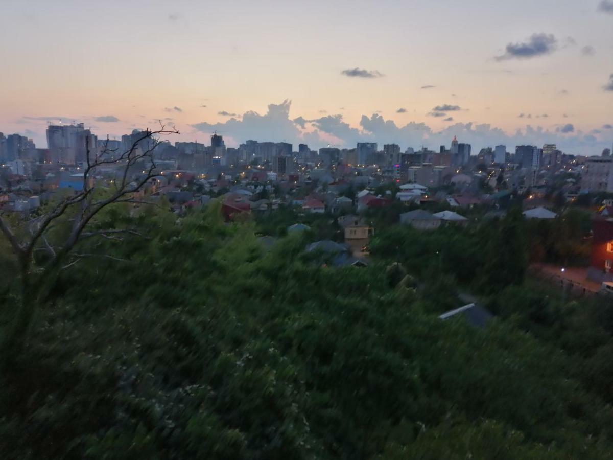Деревянный Котеж The 1 С Выдом На Город Batumi Bagian luar foto